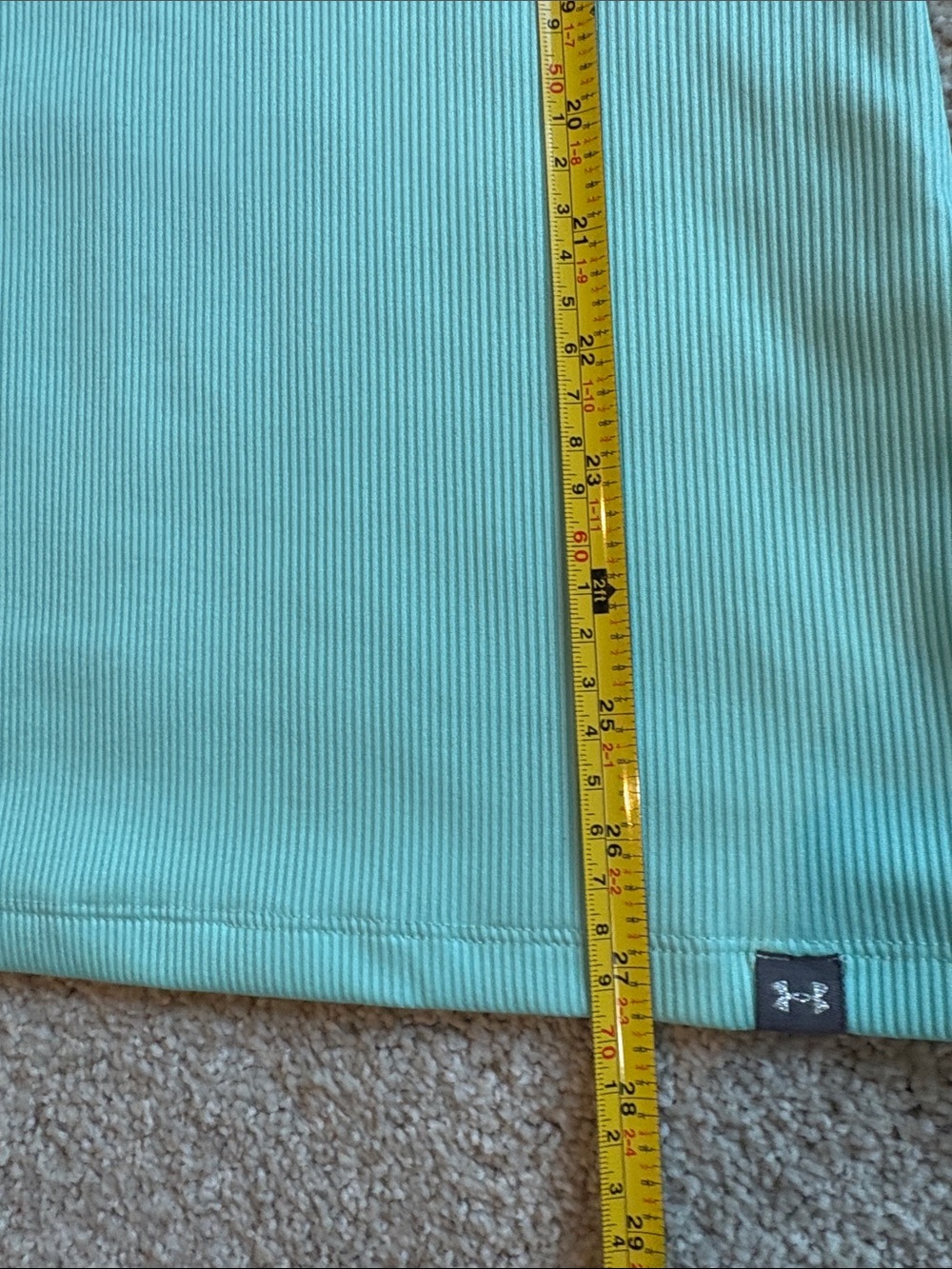 3 Under Armour Active Tank Tops - Picture 10 of 15